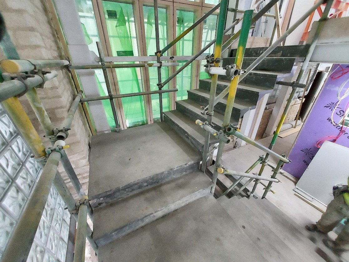 internal staircase screed.jpg