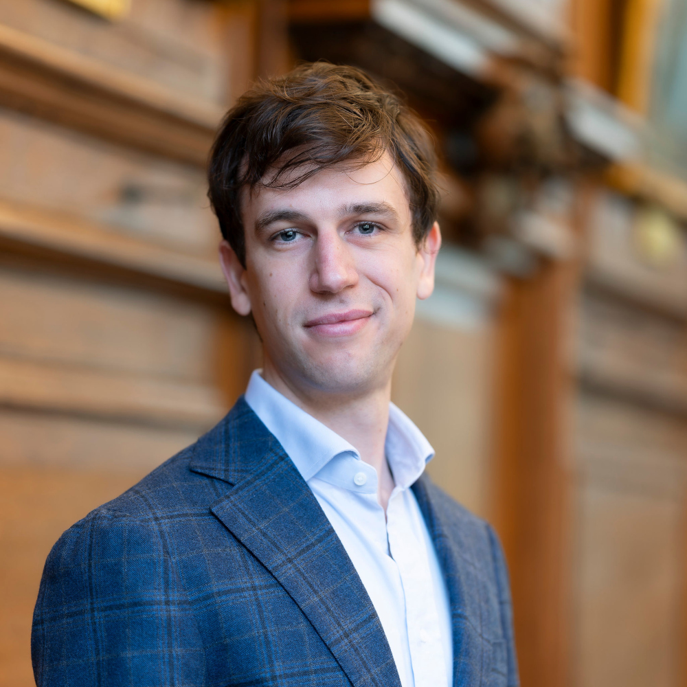 Photo of Dr Arnaud Petit