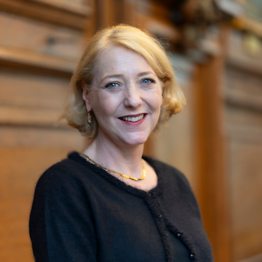 Photo of Dr Julia Diamantis