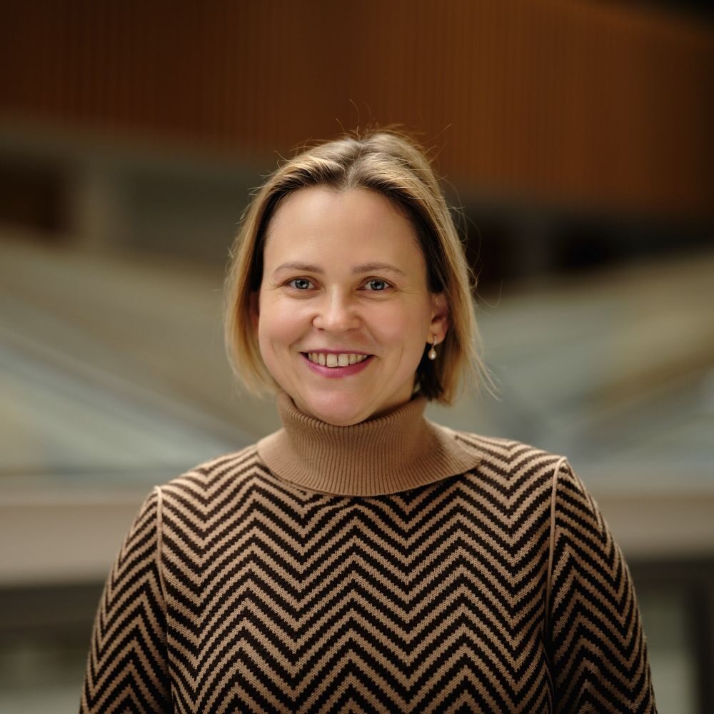 Profile portrait photograph of Dr Ada Grabowska Zhang