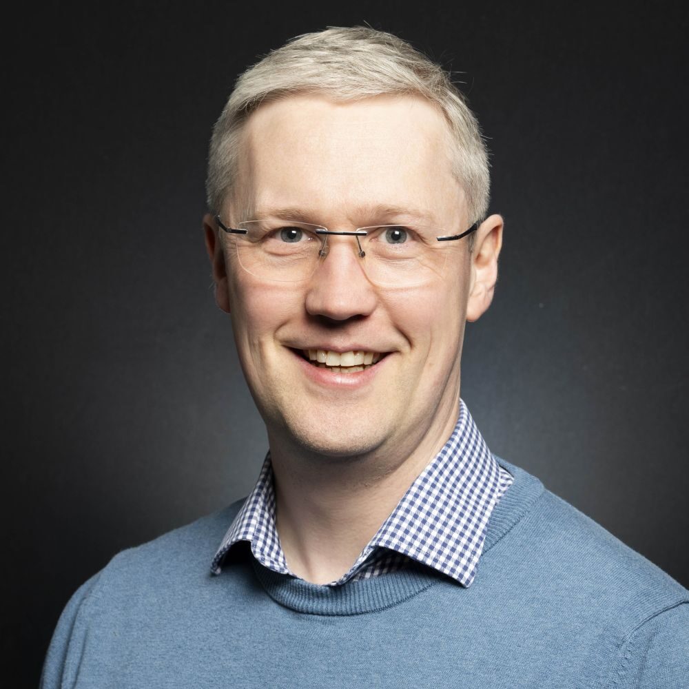 Image of Jonathan Knappett